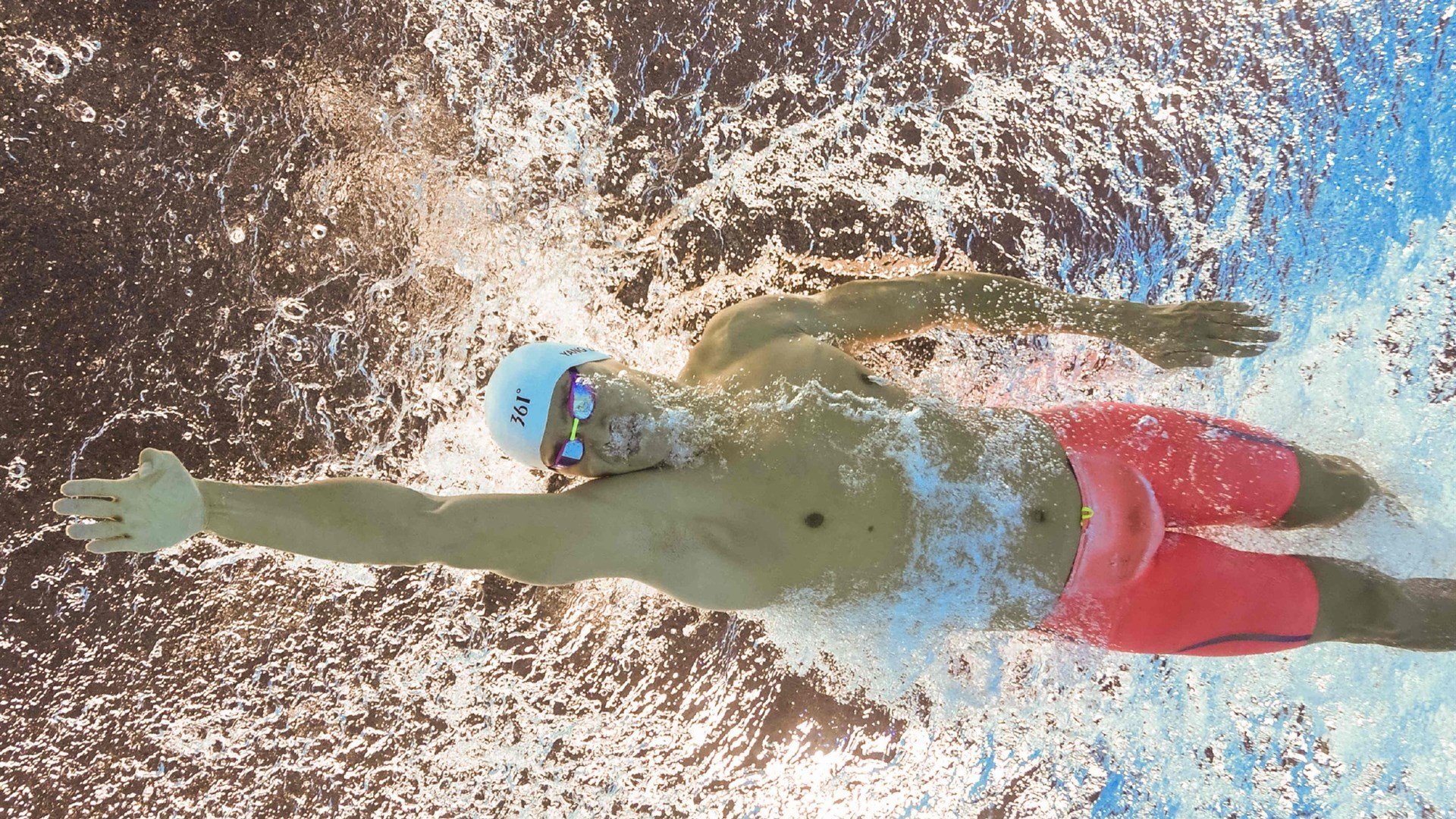 冠军选手200蝶转身数据曝光,100蝶半决赛